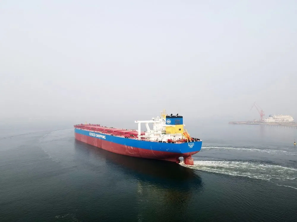 天津新港成功交付325万载重吨矿砂船2号船