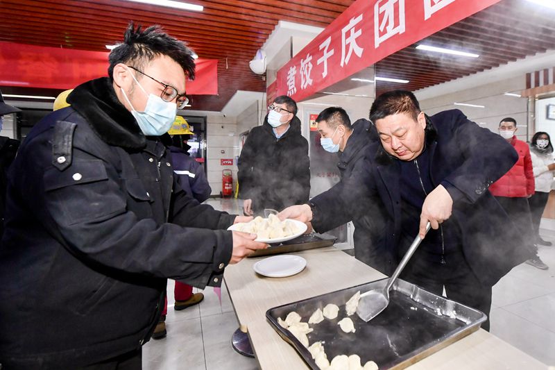 环卫煮水饺、品美食、话家常(明湾公寓)2.jpg