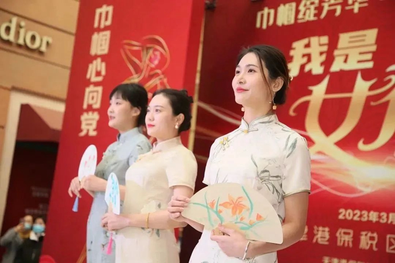 临港学校.jpg